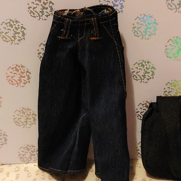 MGA Boy Bratz Jeans and Crossbody Bag - Picture 4 of 5